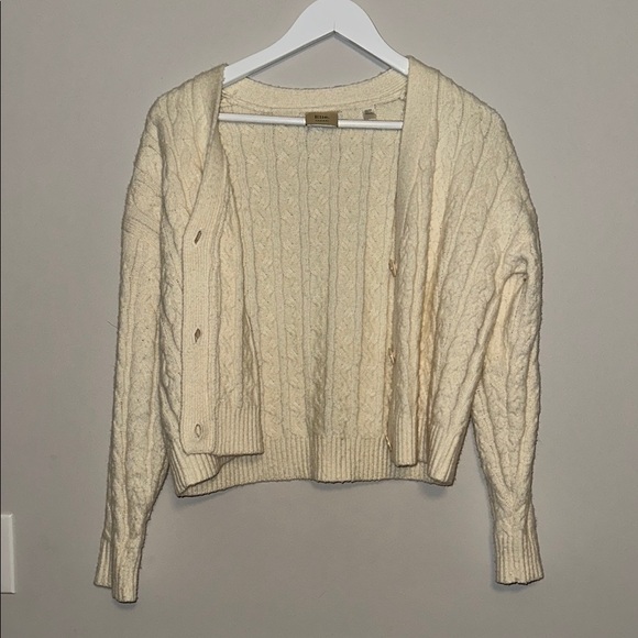 Tahari Elie. Cream Sweater - Picture 1 of 2